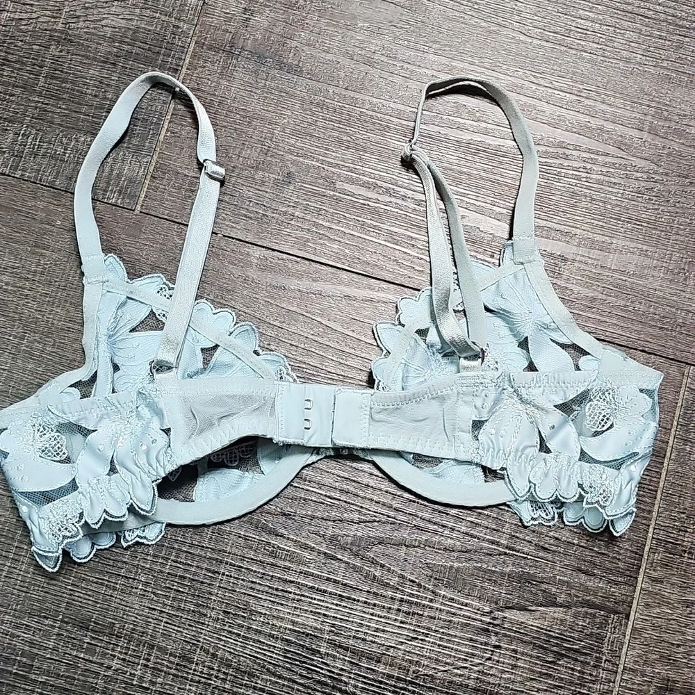 Lace Floral Underwire Bra & Thong Set - Light Blue